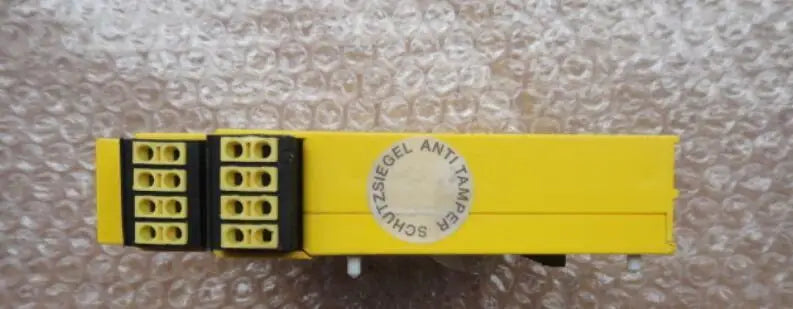 FX3-XTIO84002 1pc USED safety relay safety module