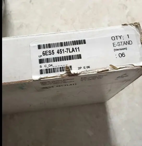 1PC new in box  Siemens 6ES5 451-7LA11 6ES5451-7LA11