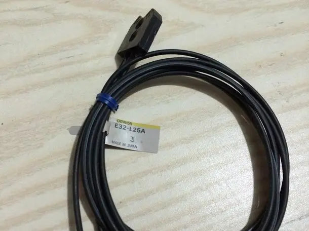 E32-L25A E32 L25A NEW IN BOX OMRON free shipping