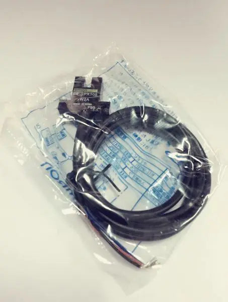 EE-SPX305-W2A EE SPX305 W2A New Omron Photo Micro Sensor free shipping
