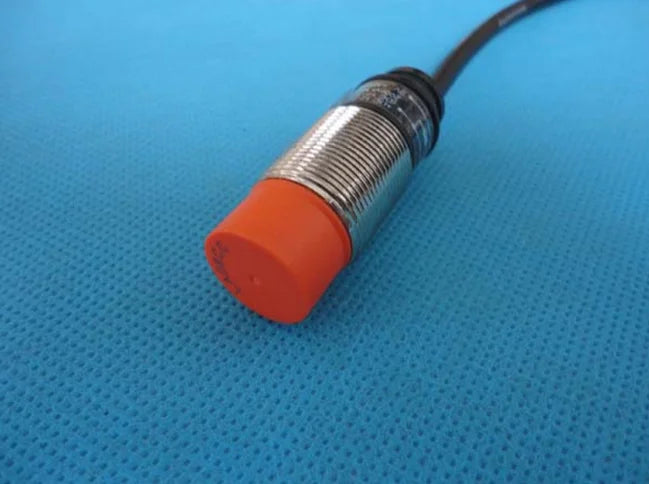 PR18-8DP2 PR188DP2 NEW AUTONICS Proximity Sensor free shipping