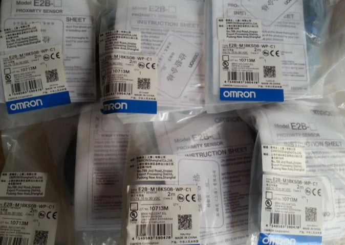 E2B-M18KS08-WP-C1 10-30VDC NEW OMRON Proximity Sensor free shipping