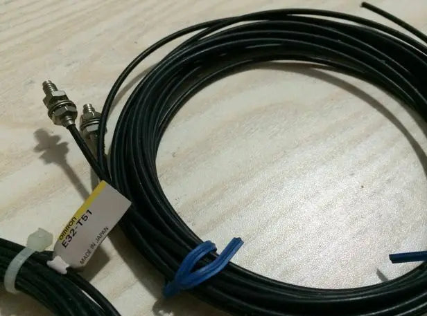 E32-T51 E32T51 2M NEW Omron Photoelectric Switch Fiber Unit free shipping