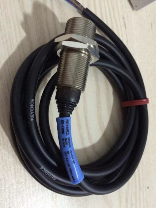 ED-118M ED118M 1pc New KEYENCE Proximity Switch free shipping