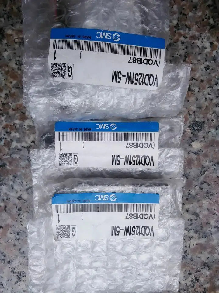 New   SMC  VQD1251W-5M  Solenoid valve  free shipping