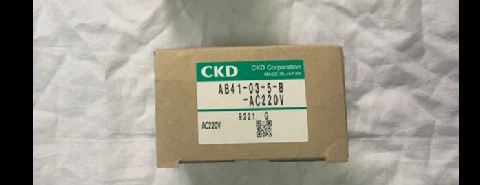 1PC  NEW  CKD  AB41-03-5-B-AC220V  AB41-03-5-B  AC220V  free  shipping