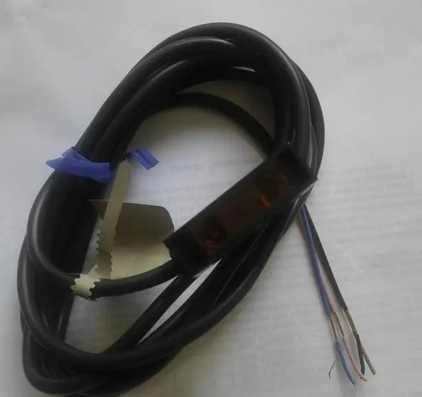 1PC NEW IN BOX Omron E3S-LS3RC4 E3S LS3RC4 free shipping
