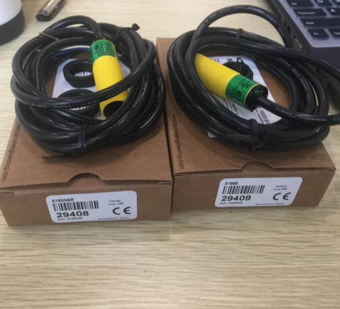S18SN6R 1PC New BANNER Photoelectric Sensor free ship