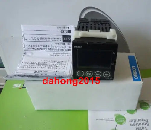 New in box OMRON  Controller E5CN-Q2MTC-500 100-240V