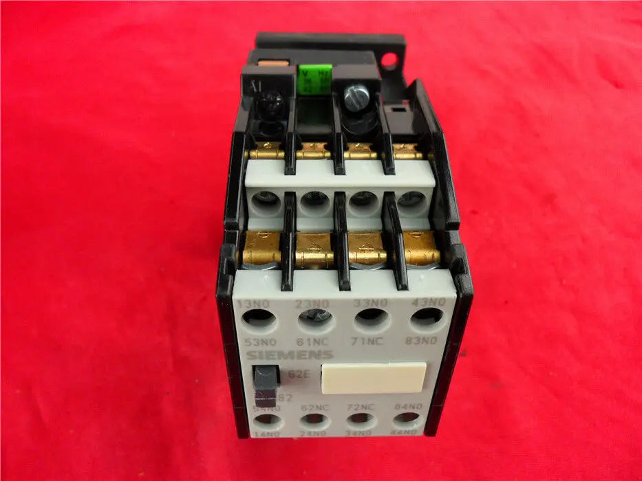 New Siemens 3TH8262-0XG0 relay free shipping