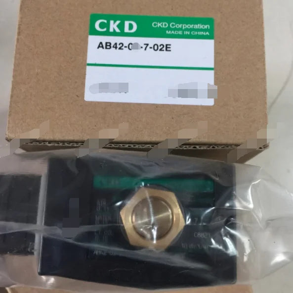 1PC  NEW  CKD  AB42-02-7-02E-DC24V   AB42-02-7-02E  DC24V  free  shipping