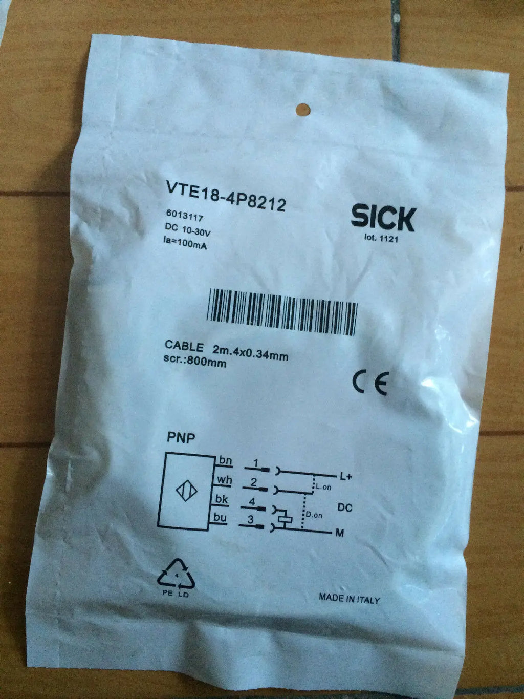 VTE18-4P8212 VTE184P8212 new SICK free shipping
