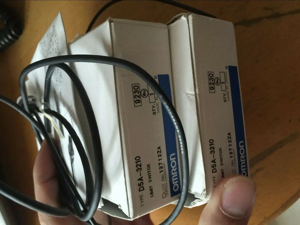 1PC  NEW   Omron   D5A-3210     free  shipping