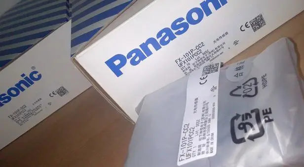 FX-101P-CC2 FX 101P CC2 New in Box Panasonic fiber amplifier free shipping