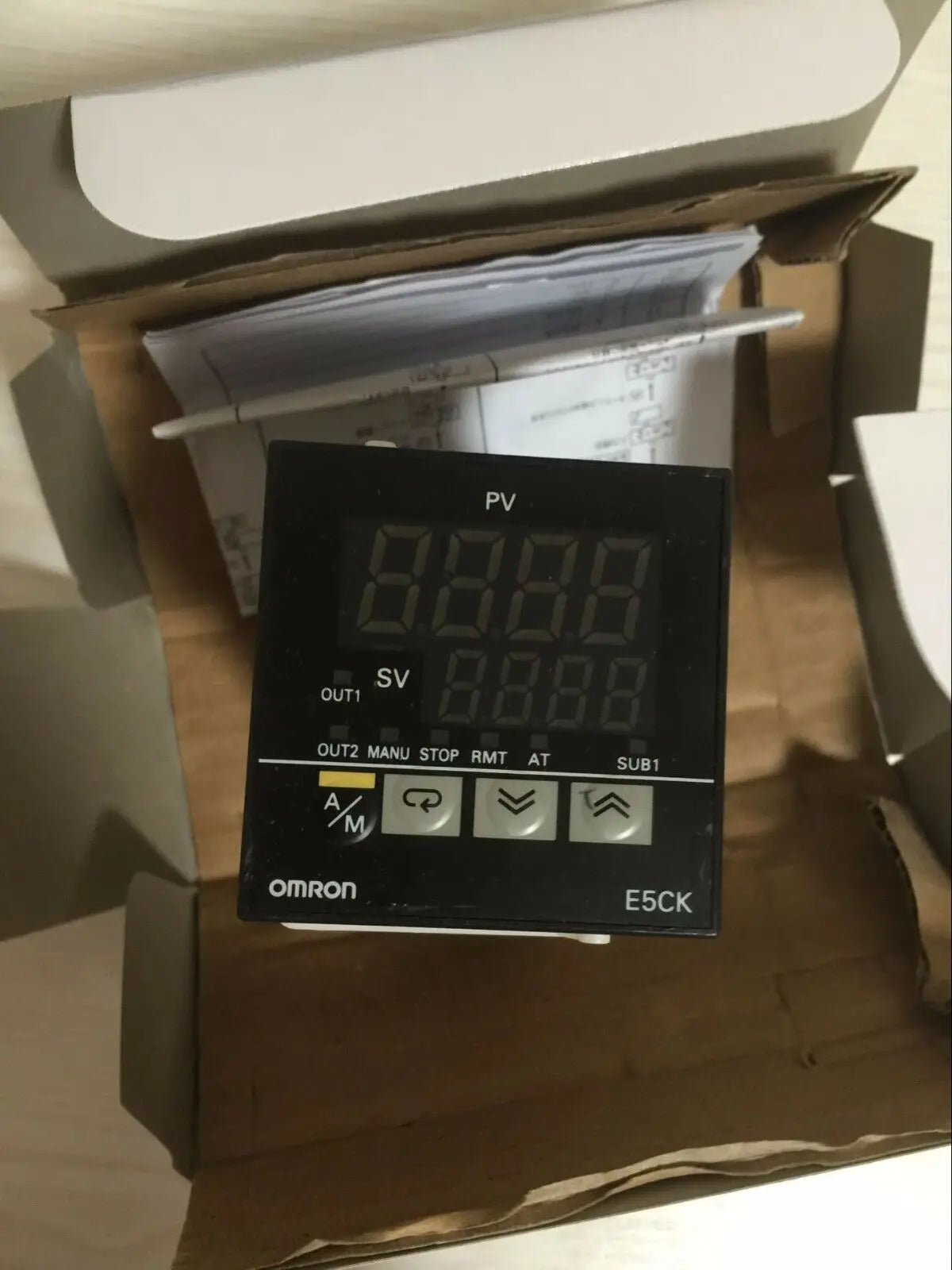 NEW IN BOX OMRON E5CK-AA1-500