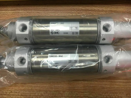 1PC   NEW    SMC   CDM2E32-50AZ    free   shipping