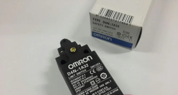 D4N-1A32 D4N1A32 1PC New Omron Limit Switch free shipping