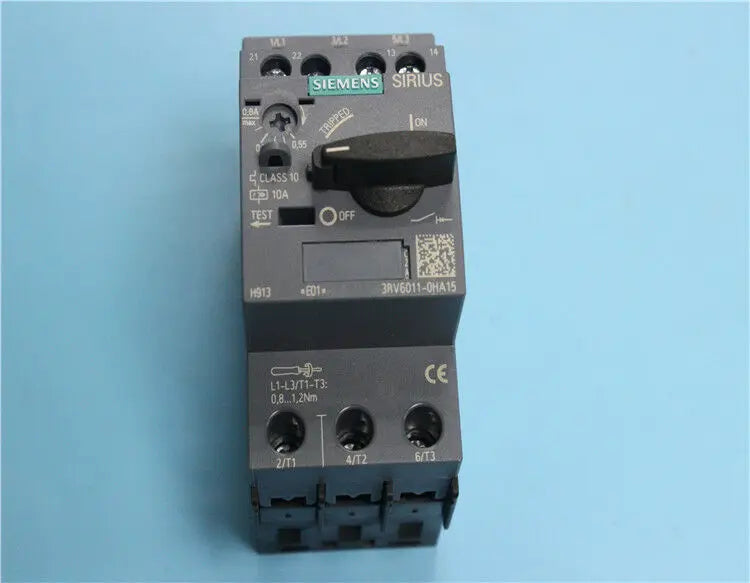 1pc     Siemens  3RV6011-0HA15  0.55-0.8A   circuit  breaker  free shipping
