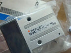 MHK2-12D1 MHK2 12D1 New SMC finger cylinder free shipping