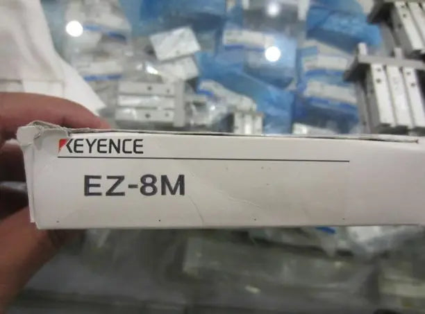 New In Box Keyence Proximity Sensor EZ-8M EZ 8M