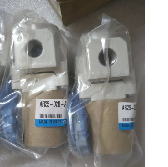 New SMC AR25-02B-A pressure regulating valve free shipping