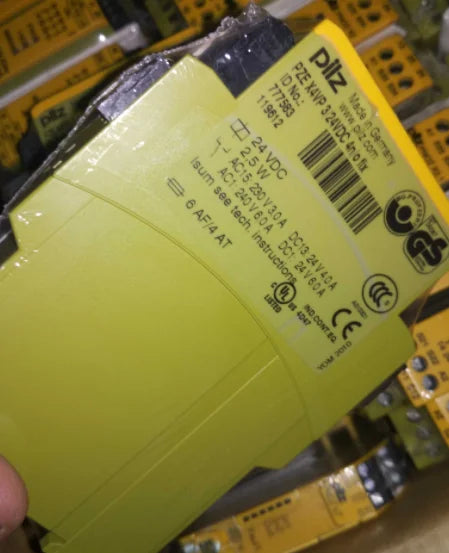 1PC New  PILZ PZE X4VP PZEX4VP  free shipping