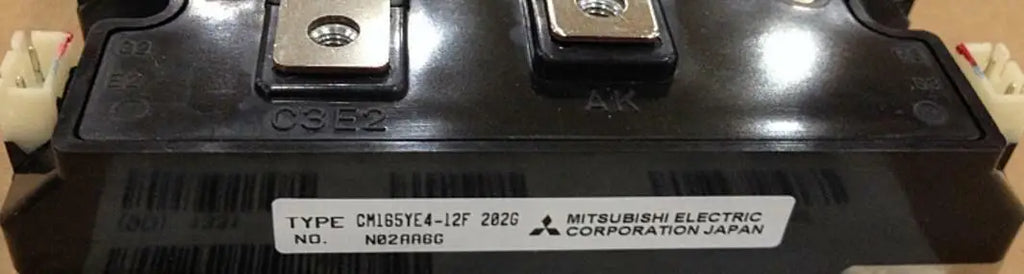 NEW MITSUBISHI 1PCS CM165YE4-12F CM165YE412F MOSFET Free shipping