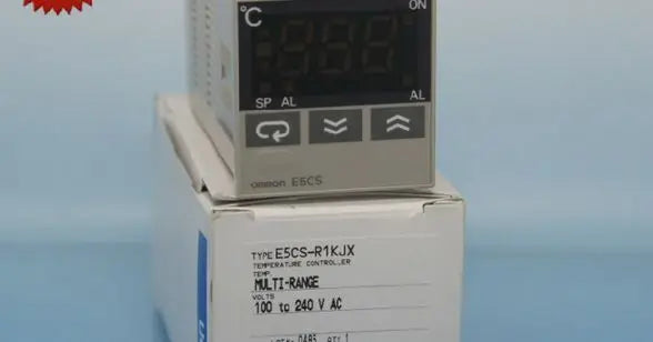 1pcs New in box OMRON Temperature Controller E5CS-R1KJX 100-240VAC