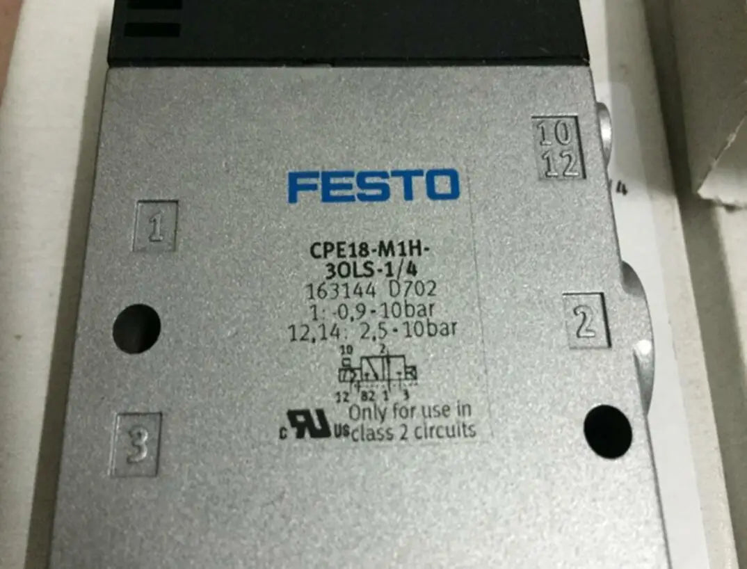 CPE18-M1H-3GLS-1/4 CPE18M1H3GLS1/4 163144 FESTO solenoid valve NEW