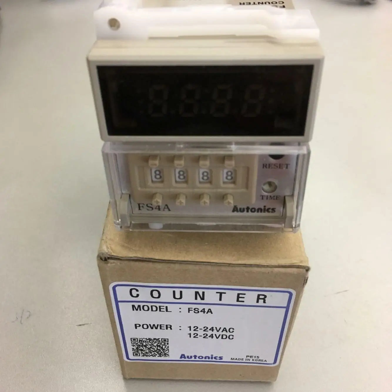1PC  NEW   Autonics   FS4A    free shipping