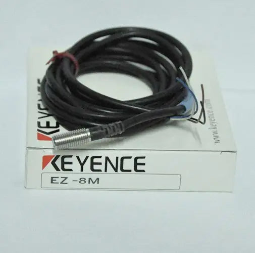 New In Box Keyence Proximity Sensor EZ-8M EZ 8M