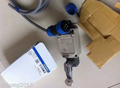 New IN BOX Omron PLC WLCA2-2LE