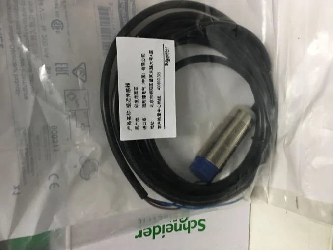 XS218BLPAL2 NEW Telemecanique proximity switch free ship