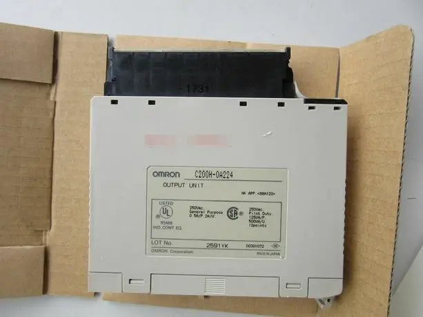 C200H-OA224 C200HOA224 1PC New Omron PLC Output Unit free ship