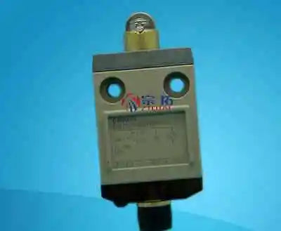 D4CC-4002 D4CC4002 1PC New OMRON LED free shipping