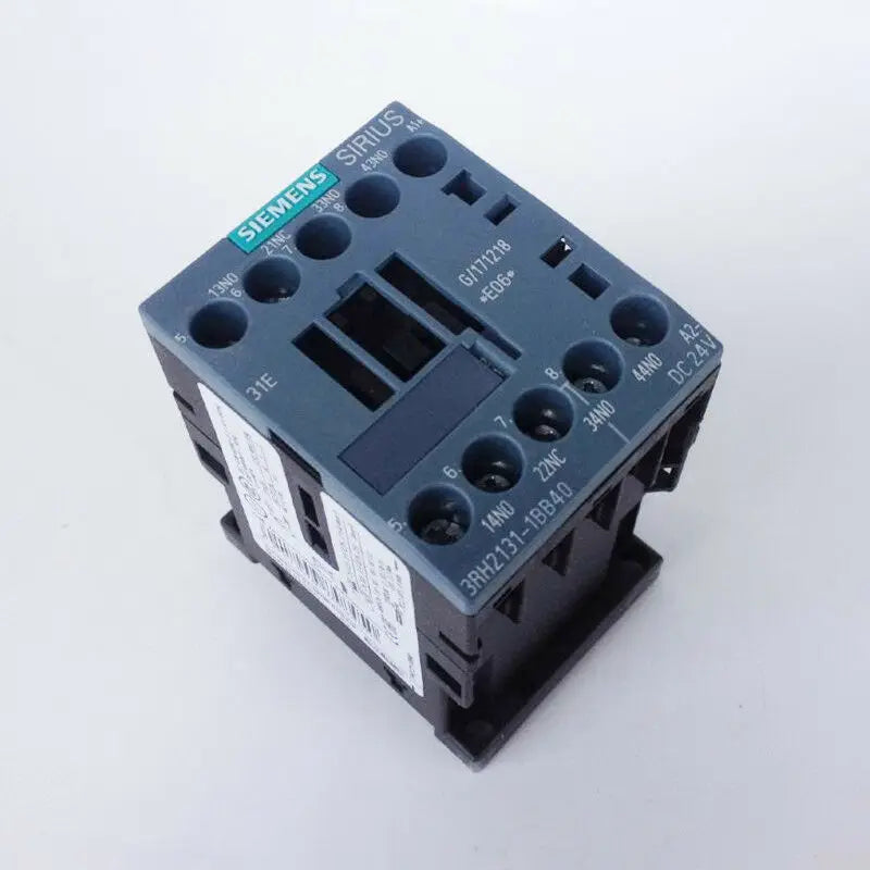 1PC  NEW   SIEMENS   3RH2131-1BB40   DC24V    free shipping