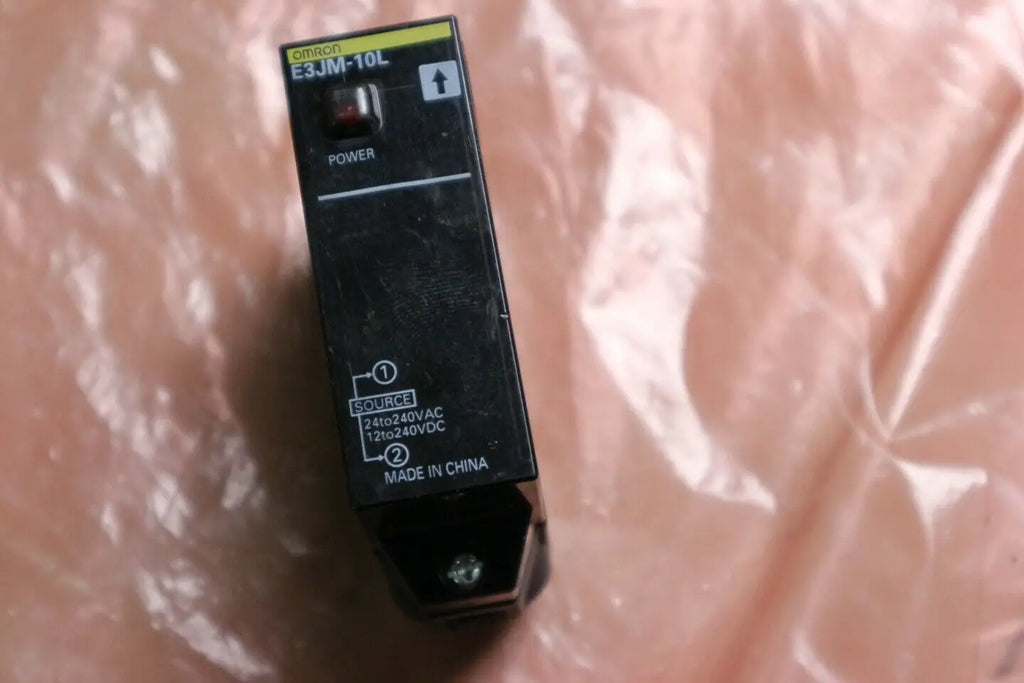 1PC  NEW     OMRON    E3JM-10L     free  shipping