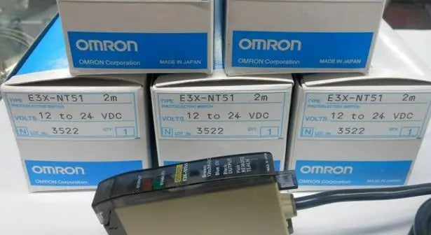 E3X-NT51 E3X NT51 NEW IN BOX Omron PLC fiber amplifier free shipping