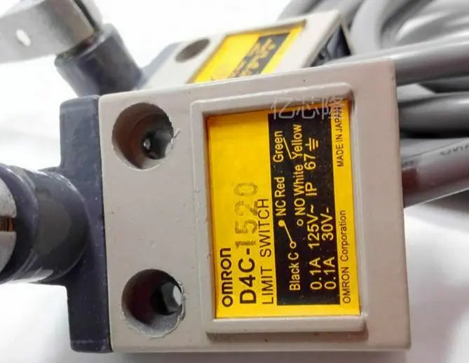 D4C-1520 D4C1520 New Omron New in box free shipping