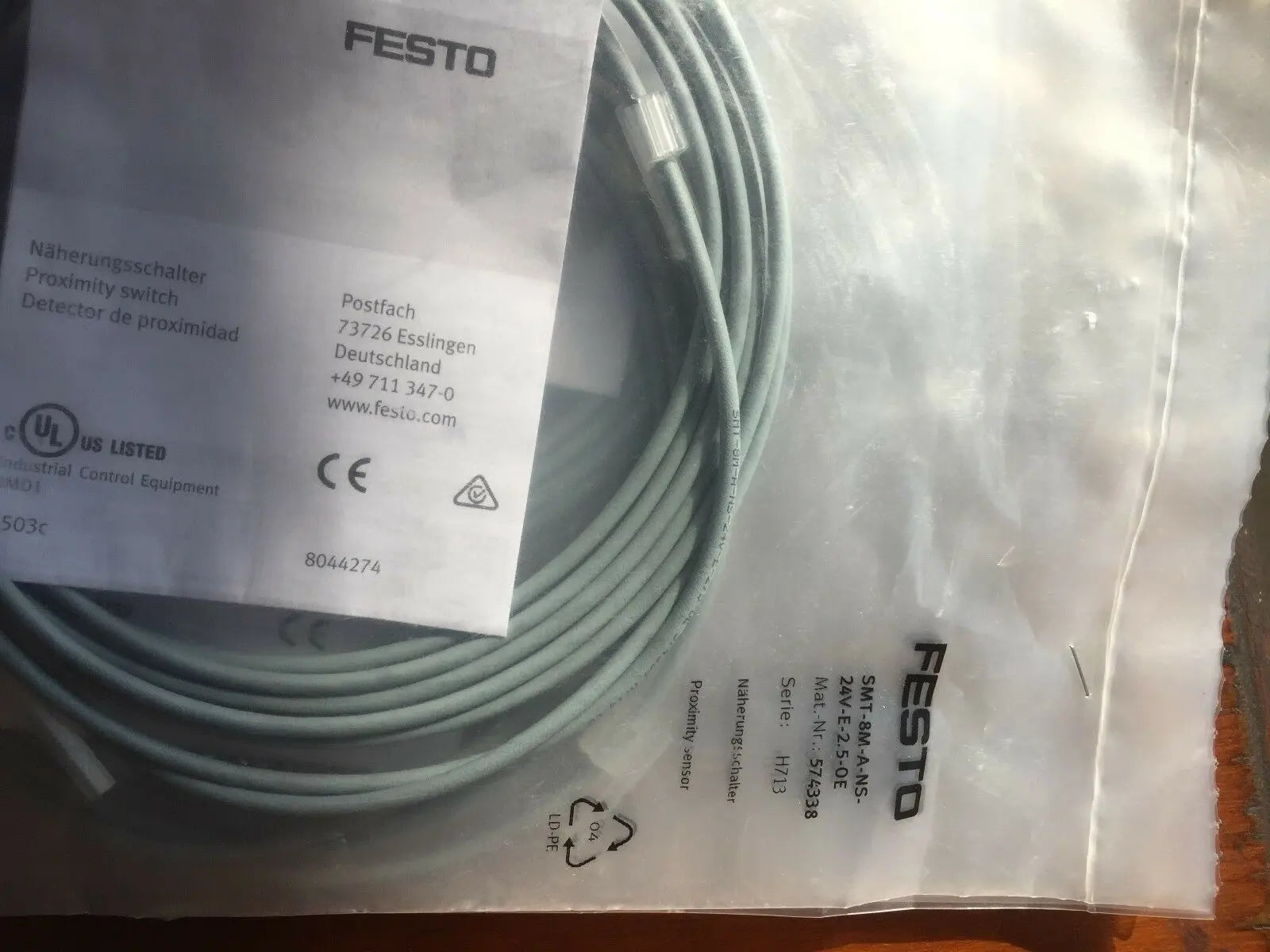 New FESTO SMT-8M-A-NS-24V-E-2,5-OE 574338 Proximity switch free shipping