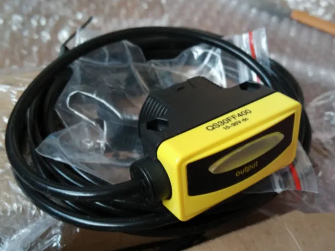 QS30FF400 1PC BANNER Photoelectric Sensor free ship