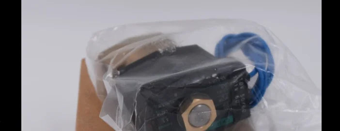 1PC  NEW  CKD  AB41-03-4-B-AC220V  AB41-03-4-B  AC220V  free  shipping