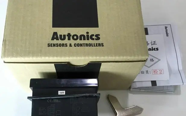 TZN4M-14R TZN4M 14R 1PCS NEW Autonics Temperature Controller free shipping