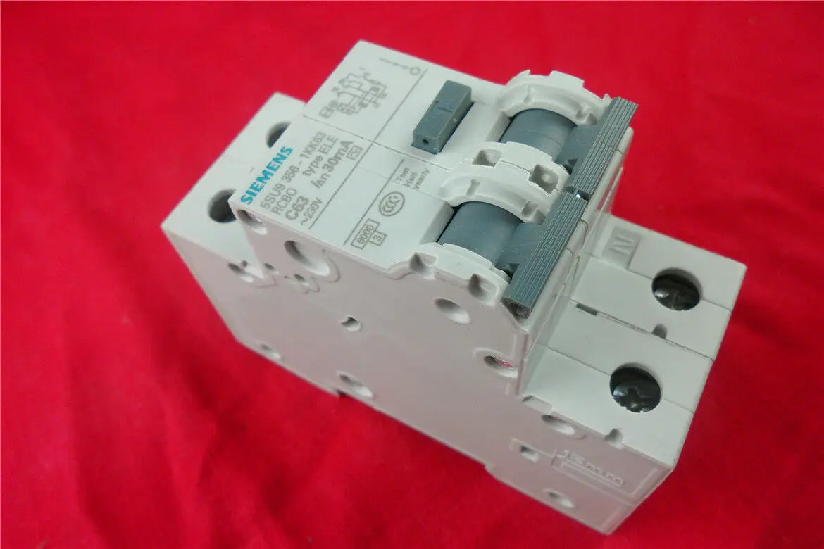 1pc      Siemens  5SU9356-1KK63   circuit breaker   free shipping