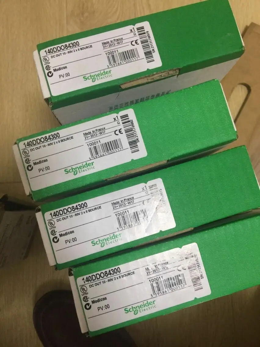 1PC NEW in box Schneider 140DDO84300 140DD084300
