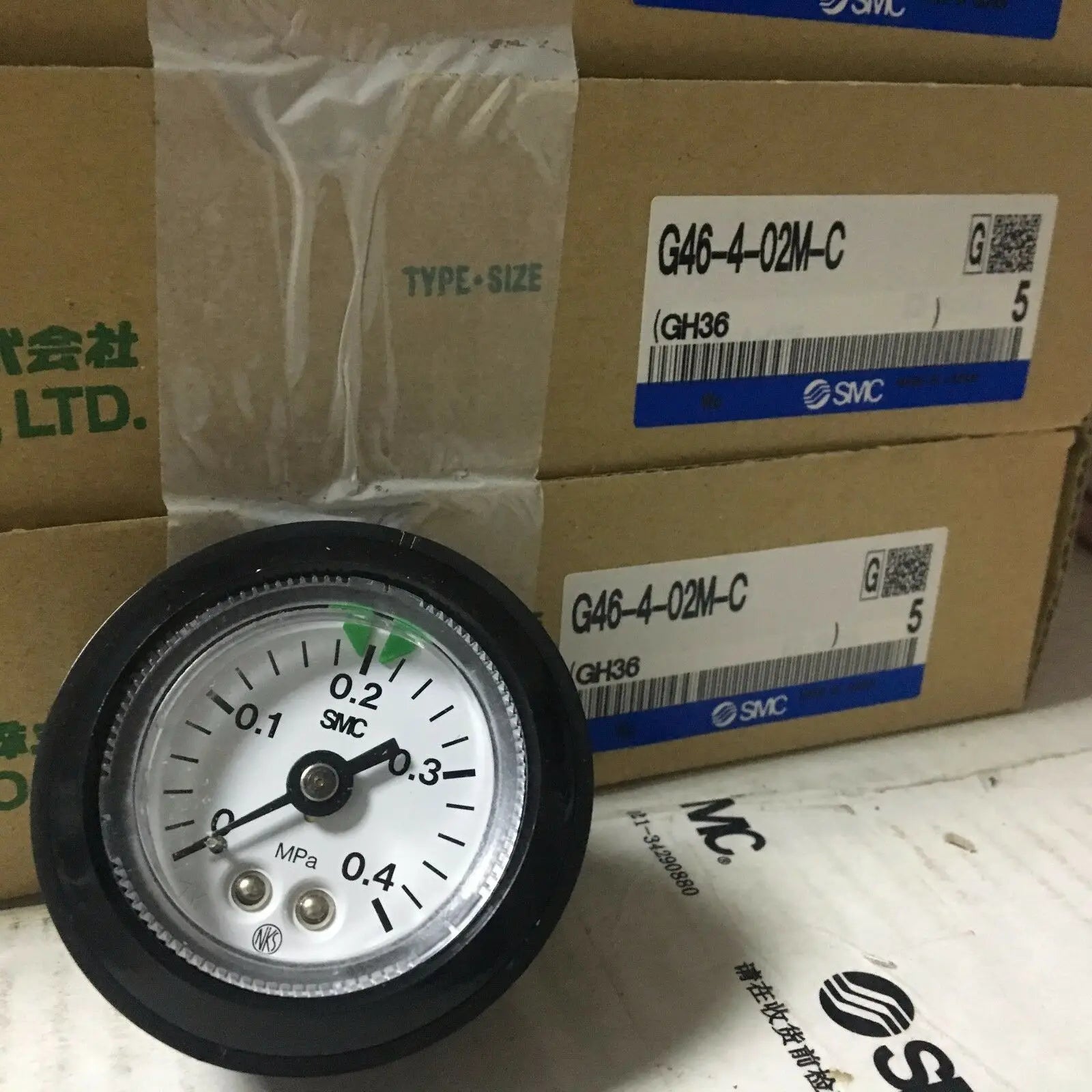 New SMC G46-4-02M-C Pressure gauge free shipping