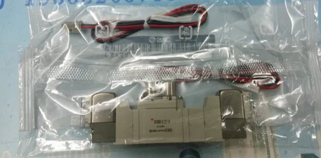 SY3320-5LZD-C4 SY33205LZDC4 1PC New SMC solenoid valve free shipping