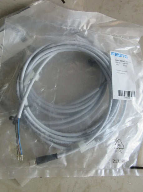 NEBU-M8G3-K-2.5-LE3 541333 1PCS NEW FESTO Connecting cable free ship