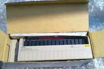 SRT2-ROC16 SRT2ROC16 New Omron PLC module free shipping