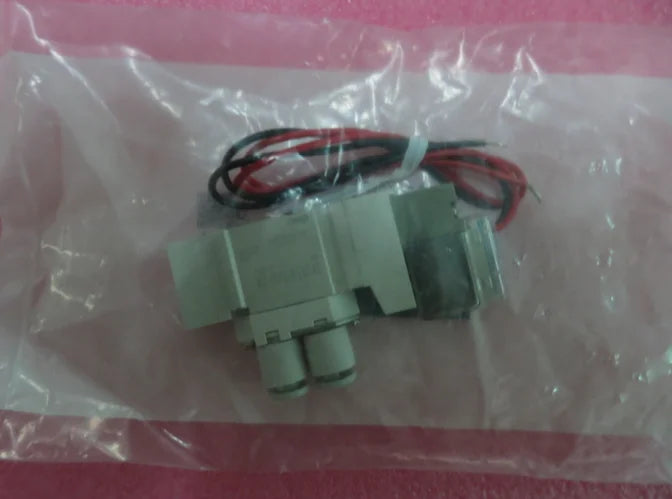 SY3120-5GD-C4 1PC New SMC solenoid valve free shipping